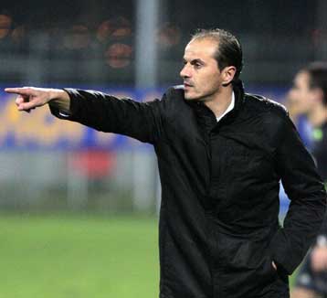 Με 4-4-2 και πίεση από την αρχή ζήτησε ο Μπάντοβιτς