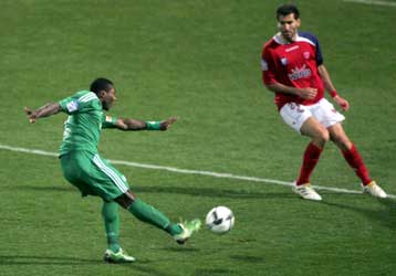 Ο Σισέ «χτύπησε» ξανά δυο φορές και πήγε τον Παναθηναϊκό στην κορυφή μέσω… Πλατείας