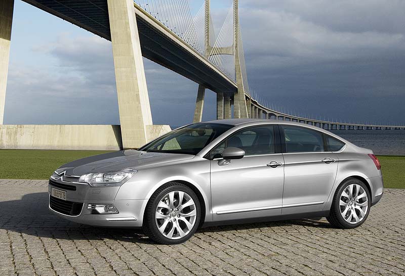 Αναβάθμιση λογισμικού καλεί πλήθος μοντέλων των Peugeot και Citroen στα συνεργεία