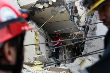 Χιλιάδες στρατιώτες αναλαμβάνουν την περιφρούρηση της δημόσιας τάξης στη Χιλή