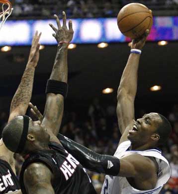 Νέες νίκες για Σπερς και Λέικερς