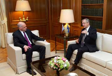 Επεισοδιακά ολοκληρώνονται οι επαφές Ρεν με την πολιτική ηγεσία