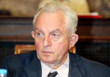 Σε υψηλούς τόνους η κατάθεση του Π.Βουρλούμη στην Εξεταστική για τη Siemens