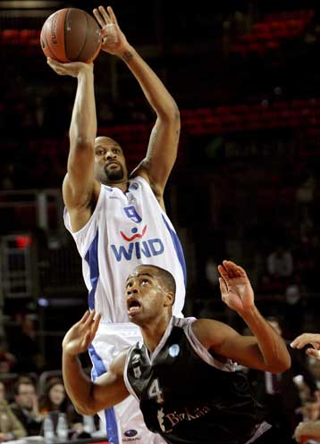 Γλυκιά… ήττα πρόκρισης για τον Πανελλήνιο από τη Μπρόσε με 84-81 στο Μπάμπεργκ