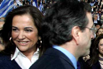 Δυσαρέσκεια στη Ρηγίλλης από την επίσκεψη της Ντ.Μπακογιάννη στη Λευκωσία