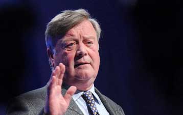 Η νίκη των Εργατικών μπορεί να βλάψει τη στερλίνα, προειδοποιούν οι Βρετανοί Τόρις