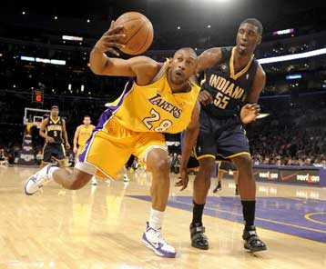 Ο αλάνθαστος Κόμπι οδήγησε του Λέικερς σε μία ακόμη νίκη