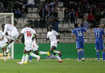 Πρώτο τεστ… αρνητικό για την Ελλάδα που έχασε 2-0 από τη Σενεγάλη στο Πανθεσσαλικό