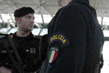 Σε εννέα συλλήψεις για πωλήσεις όπλων στο Ιράν προχώρησε η Ιταλία