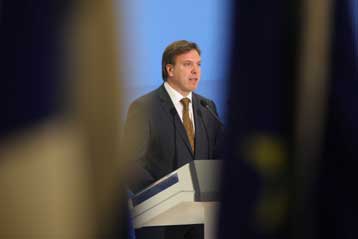 Περικοπή 30% σε Δώρο, «ψαλίδι» σε επιδόματα και αύξηση ΦΠΑ