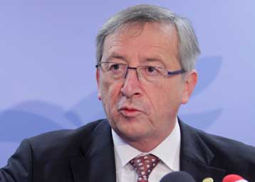 Ικανοποίηση Γιούνκερ για τα πρόσθετα μέτρα με δέσμευση για βοήθεια, εφόσον χρειαστεί