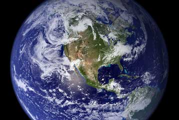 H Γη δείχνει τα πραγματικά της χρώματα σε μοναδικά πορτρέτα της NASA