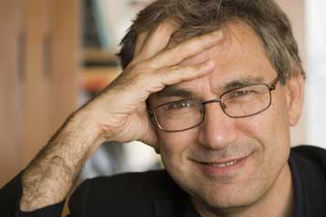 Ο Παμούκ αναλύει «τι γίνεται στο μυαλό μας όταν διαβάζουμε ένα μυθιστόρημα;»