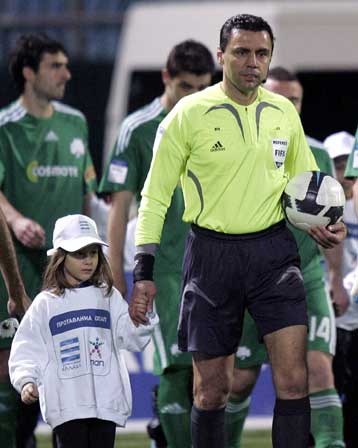 Εμπρηστικός μηχανισμός στο κατάστημα του διαιτητή Καλόπουλου