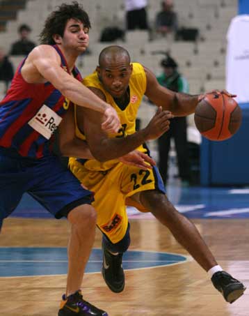 Παρατείνεται η αγωνία του Αμαρουσίου που δεν άντεξε κόντρα στην Μπαρτσελόνα