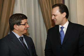 Συνάντηση Δρούτσα-Νταβούτογλου το Σάββατο στην Ισπανία