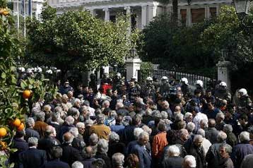 Στάση εργασίας την Παρασκευή κήρυξαν ΑΔΕΔΥ και ΓΣΕΕ