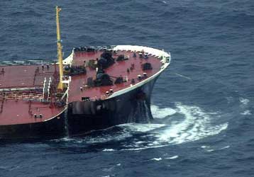 Προειδοποιήσεις για τρομοκρατικές επιθέσεις εναντίον τάνκερ στα Στενά της Μαλάκα