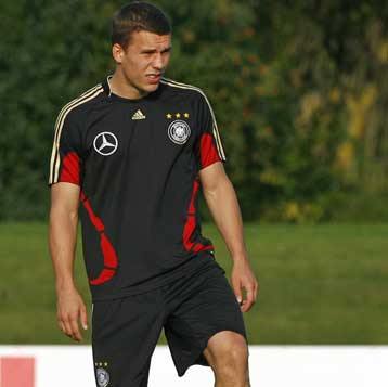 Ο Λούκας Ποντόλσκι προκάλεσε σε καυγά δημοσιογράφο