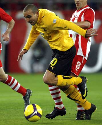 Ο Τζιμπούρ θεωρεί την ΑΕΚ ισάξια των «αιωνίων»