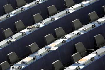 Δημόσια ακρόαση στην Ευρωβουλή για τις ευθύνες των Βρυξελλών για την Ελλάδα