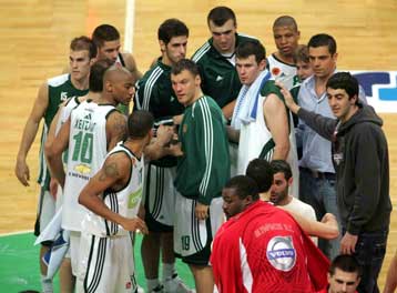 Πρόστιμο σε Παναθηναϊκό, σύσταση σε Γιαννάκη και Ολυμπιακό για το ντέρμπι