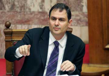 «Αρωμα» παραίτησης στην κυβέρνηση μετά την επίθεση Παπουτσή στον Φ.Σαχινίδη