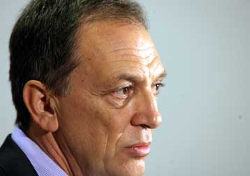 Πρώτη ήττα Προσαλίκα με πρόωρες εκλογές στην ΕΟΠΕ