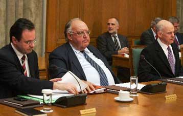 «Δεν υπάρχει ευχέρεια επιλογής» λέει για τα οικονομικά μέτρα ο Θ.Πάγκαλος