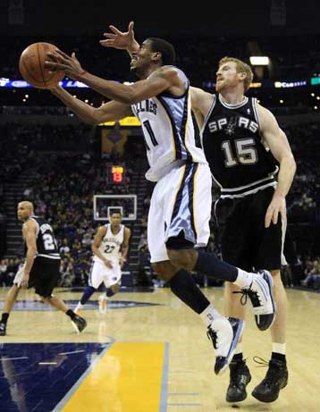 Ενδέκατη διαδοχική νίκη για το Ντάλας, τραυματίστηκε ο Τόνι Πάρκερ