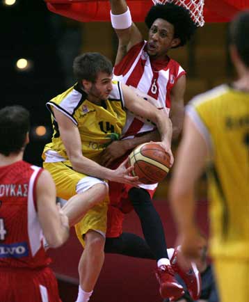 100άρα για τον Ολυμπιακό, διπλό για ΠΑΟ στην Πυλαία, εκτός έδρας νίκες για ΑΕΚ και Κολοσσό