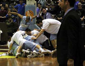 Ο Κολοσσός συνεχίζει να ανεβαίνει με πέρασμα και από την Καβάλα