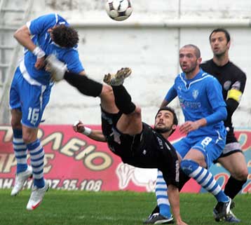 Μόνος πρώτος ο Ολυμπιακός Βόλου, περιμένοντας την Κέρκυρα