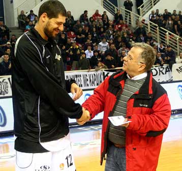 «Κάποιοι πρέπει να αντιληφθούν ότι πρέπει να βοηθήσουν περισσότερο» το μήνυμα το Ζοτς