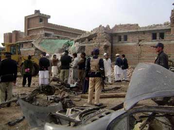 Επίθεση αυτοκτονίας στη Λαχώρη με τουλάχιστον 11 νεκρούς