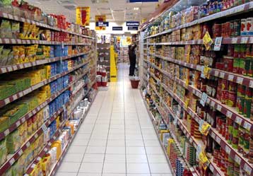 Μπαράζ προσφορών στο λιανεμπόριο με φόντο τη μείωση της κατανάλωσης