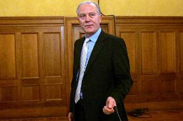 Η Ελλάδα δεν χρειάζεται ξένη βοήθεια για το χρέος, λέει ο Γ.Προβόπουλος