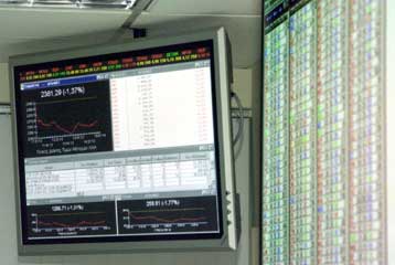 Ξεκίνησε με καταθέσεις μαρτύρων η δίκη της ΔΕΚΑ