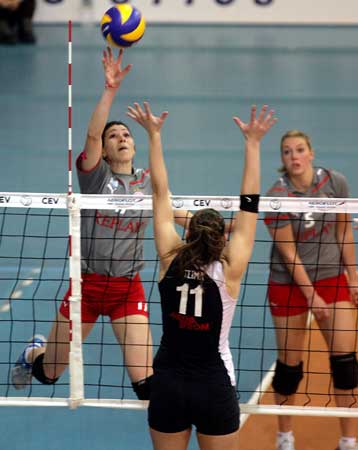 Ιστορική πρωτιά για τον Ολυμπιακό στην Α1 γυναικών του βόλεϊ