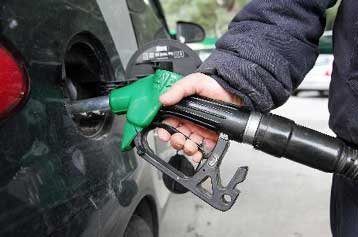 «Όργιο» κερδοσκοπίας στα καύσιμα, πάνω από 1,5 ευρώ η αμόλυβδη