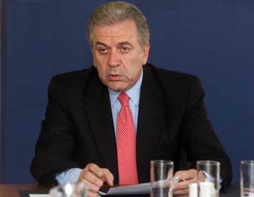 Αποστάσεις Αβραμόπουλου από τη σκληρή γραμμή της ΝΔ