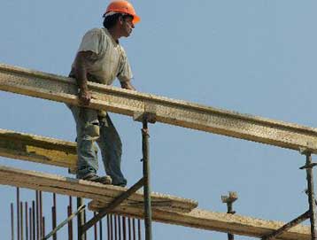 Με πτώση 14,2% έκλεισε η οικοδομή το 2009