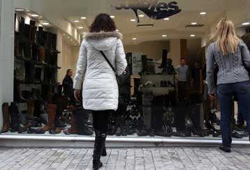 Την απορρόφηση της αύξησης του ΦΠΑ εισηγείται η ΕΣΕΕ στα μέλη της