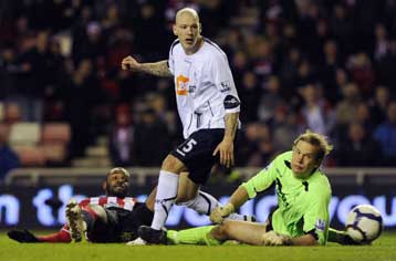 Νίκη της Μπέρμιγχαμ στο Πόρτσμουθ, χατ-τρικ του Μπεντ για την Σάντερλαντ