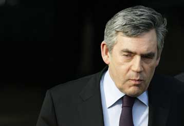 Εύθραυστη η οικονομική ανάκαμψη στη Βρετανία, προειδοποιεί ο Γκόρντον Μπράουν