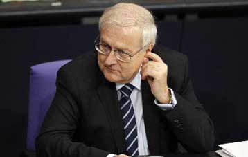 Δυνατότητα επιβολής κυρώσεων για το Ευρωπαϊκό Νομισματικό Ταμείο θέλει η Γερμανία