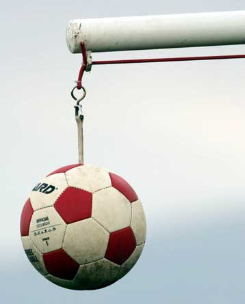 Για υπερχρεωμένες ΠΑΕ και ΚΑΕ έγινε λόγος στη Βουλή