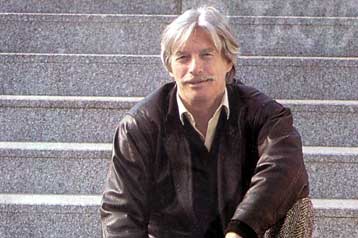 Πέθανε στη Γαλλία ο τραγουδιστής Ζαν Φερά