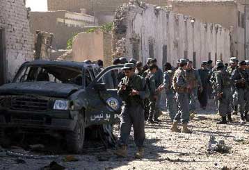 Τέσσερις εκρήξεις με δεκάδες νεκρούς συγκλόνισαν την Κανταχάρ στο νότιο Αφγανιστάν