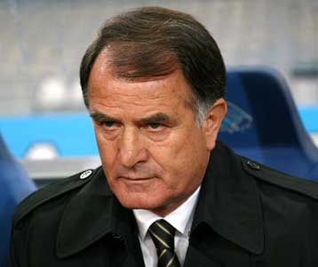 Τα εύσημα σε ΑΕΚ και Μπάγεβιτς απένειμε ο Ντε Μος, ευχαριστημένος ο «Ντούσκο»